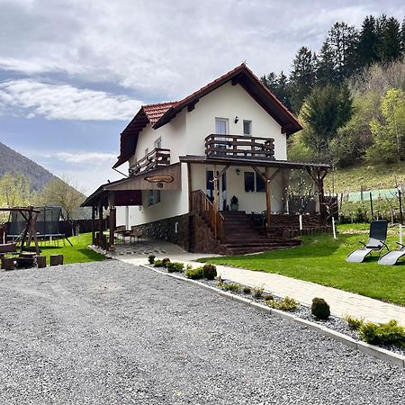 Casa De Sub Hora Villa Zărneşti Kültér fotó