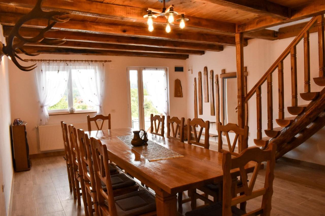 Casa De Sub Hora Villa Zărneşti Kültér fotó