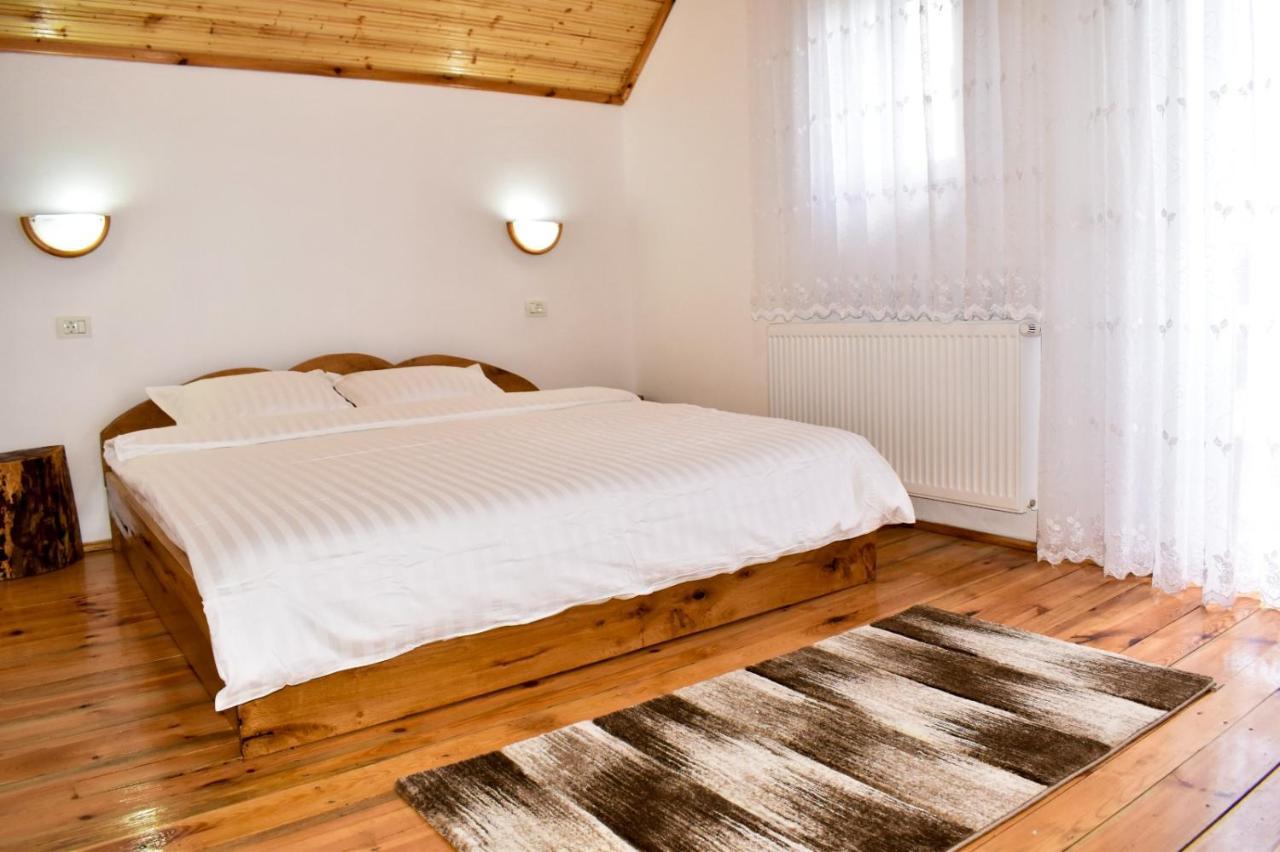 Casa De Sub Hora Villa Zărneşti Kültér fotó
