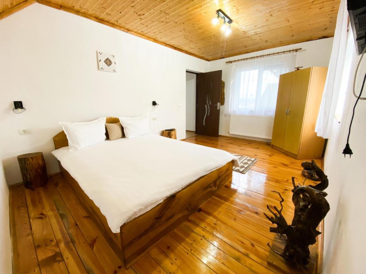 Casa De Sub Hora Villa Zărneşti Kültér fotó