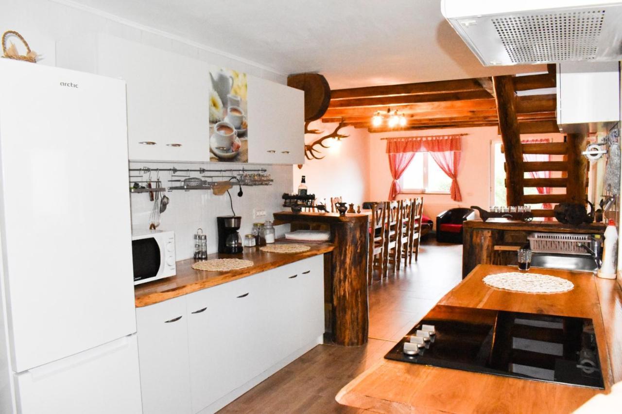Casa De Sub Hora Villa Zărneşti Kültér fotó