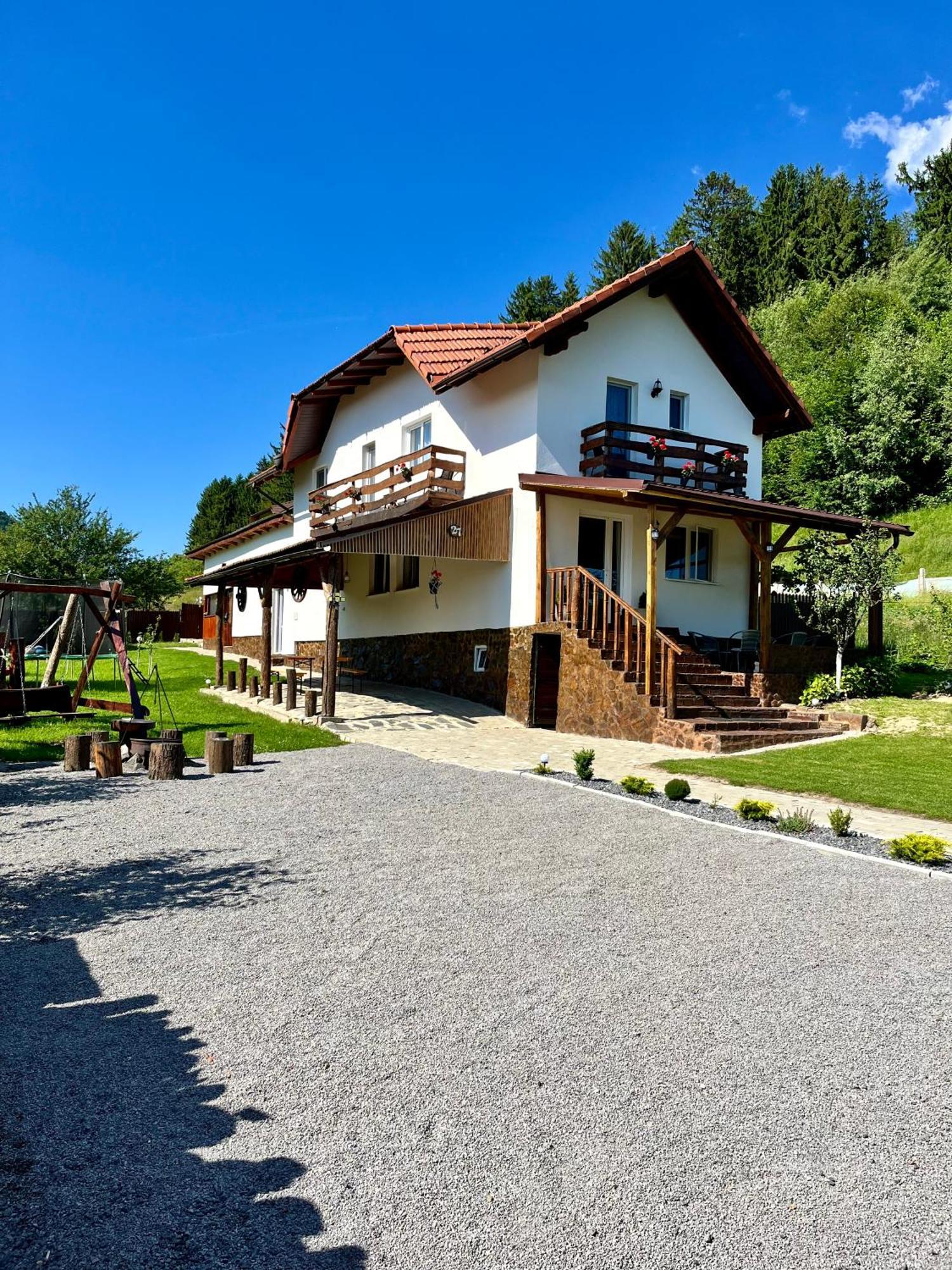Casa De Sub Hora Villa Zărneşti Kültér fotó