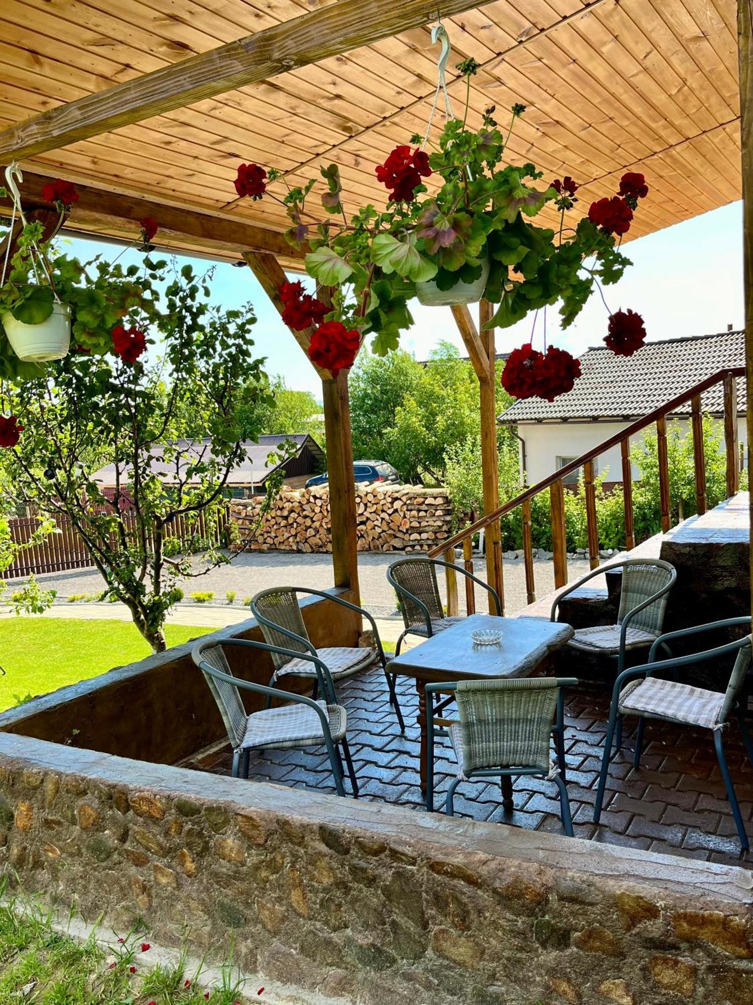 Casa De Sub Hora Villa Zărneşti Kültér fotó