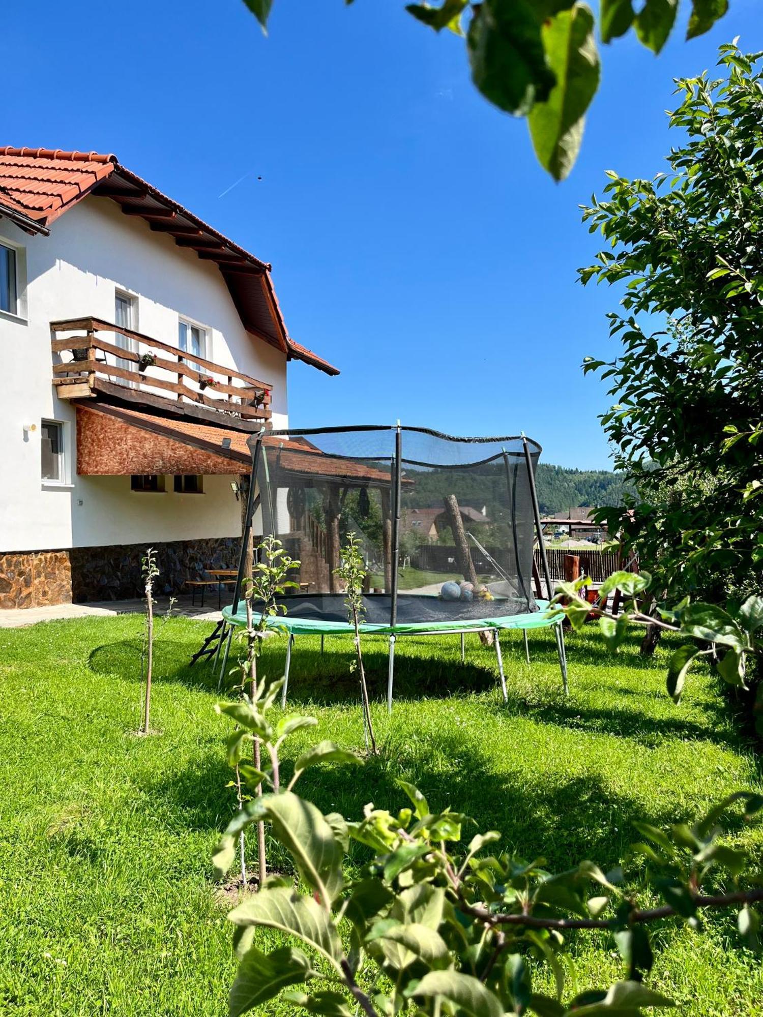 Casa De Sub Hora Villa Zărneşti Kültér fotó