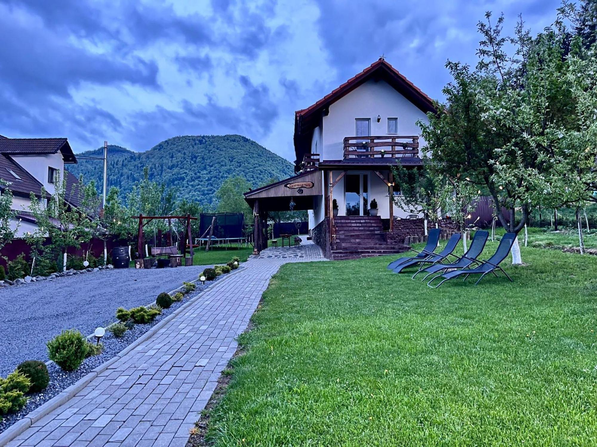 Casa De Sub Hora Villa Zărneşti Kültér fotó